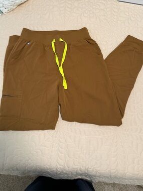 Figs women’s Brown scrub joggers